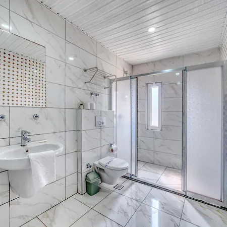 Cleopatra Ada Апарт-готель