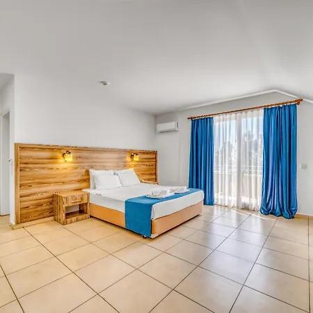 Cleopatra Ada Lägenhetshotell 4*